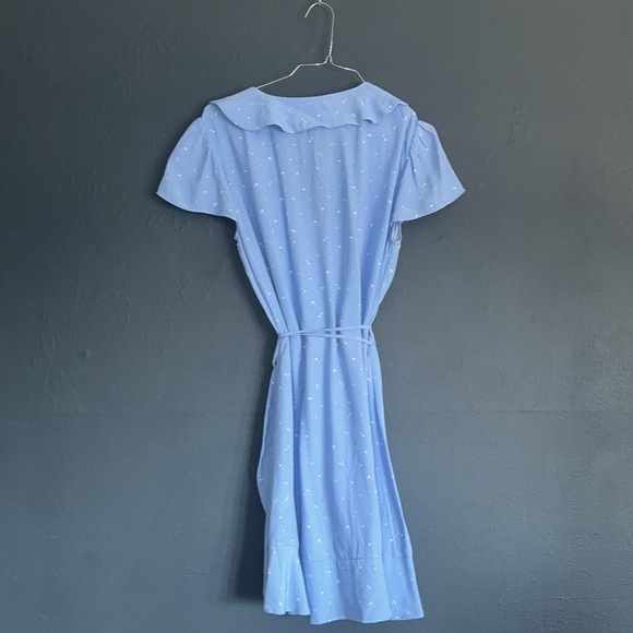 ARITZIA SUNDAY BEST NEW RUFFLE WRAP DRESS FLORAL BLUE LARGE - Picture 2 of 5